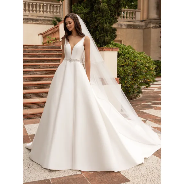 MALENA Sleeveless wedding dress in mikado with princess cut and V-neck