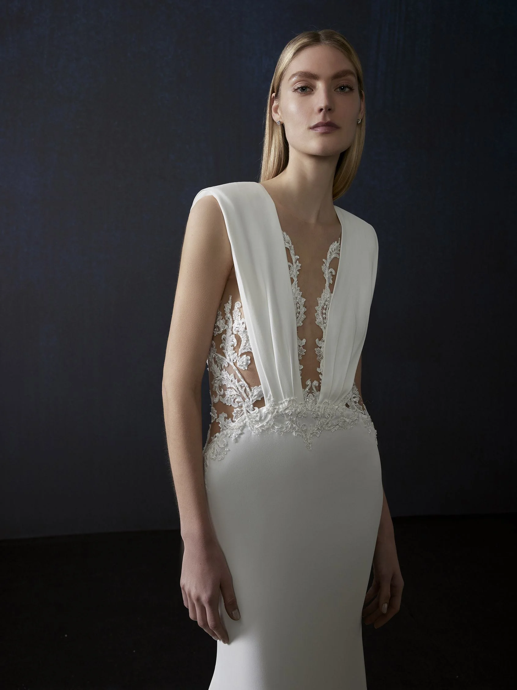 DAME Mermaid crepe wedding dress with V-neck