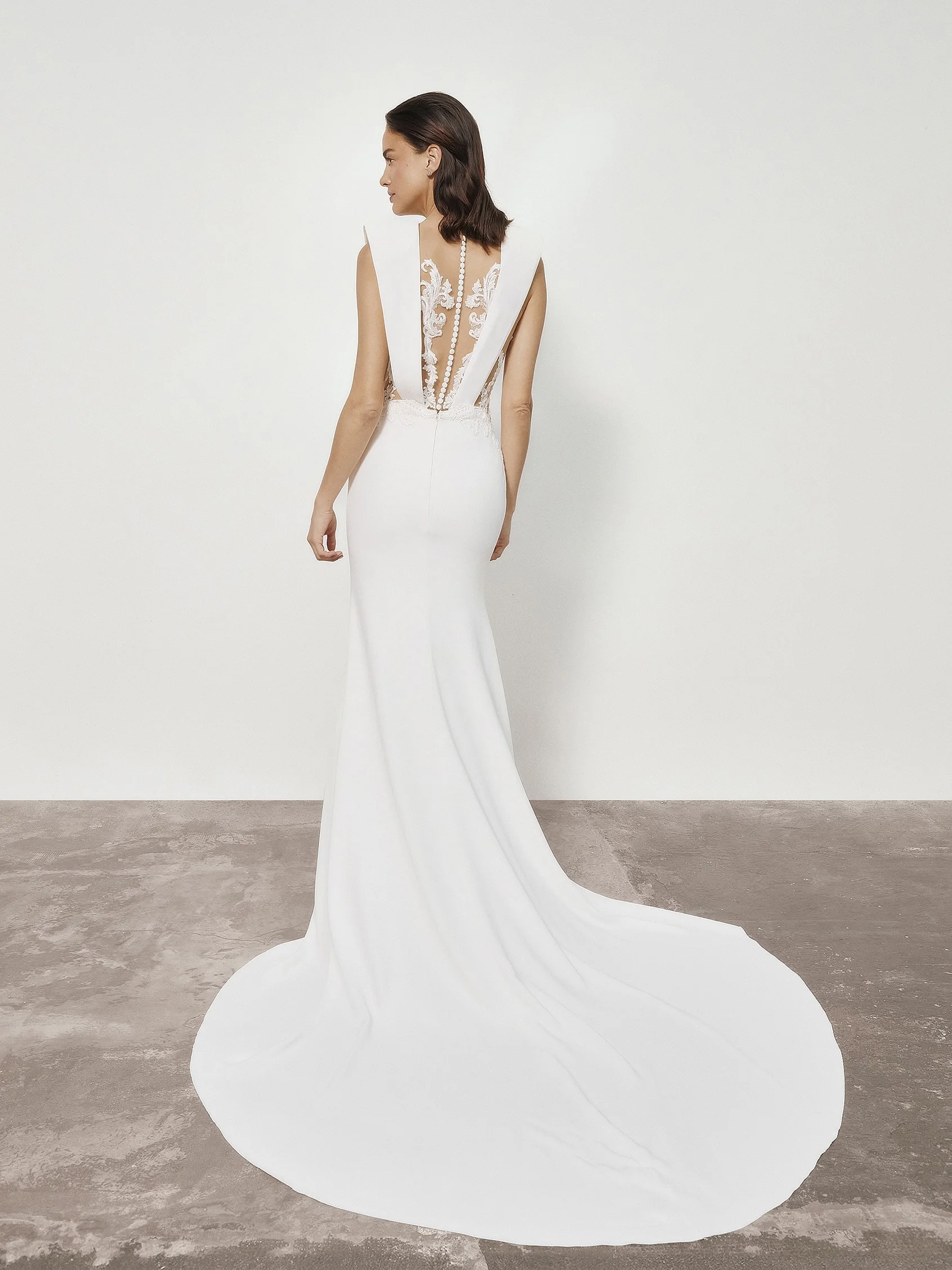 DAME Mermaid crepe wedding dress with V-neck 3 DAME Mermaid crepe wedding dress with V-neck