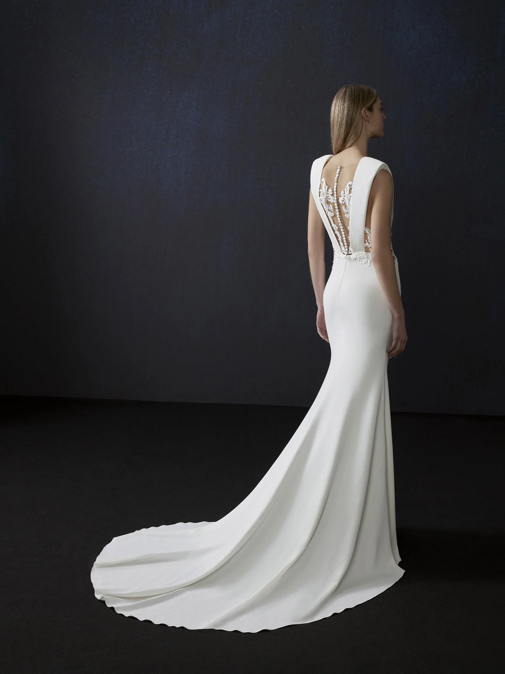 DAME Mermaid crepe wedding dress with V-neck 5 DAME Mermaid crepe wedding dress with V-neck