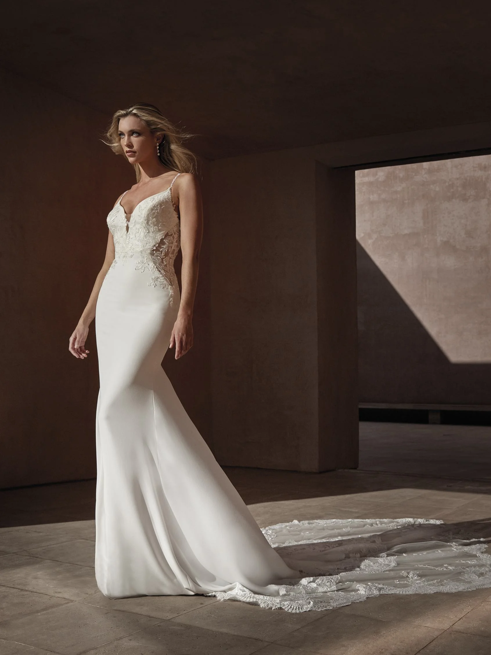 ROANNA Mermaid crepe wedding dress with V-neck