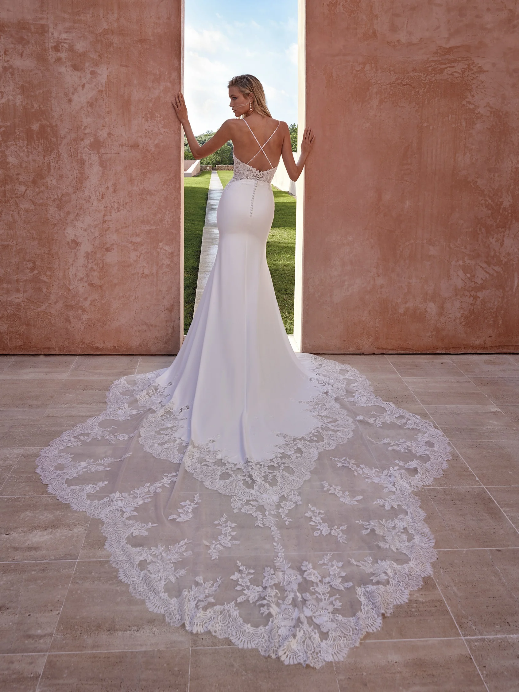 ROANNA Mermaid crepe wedding dress with V-neck