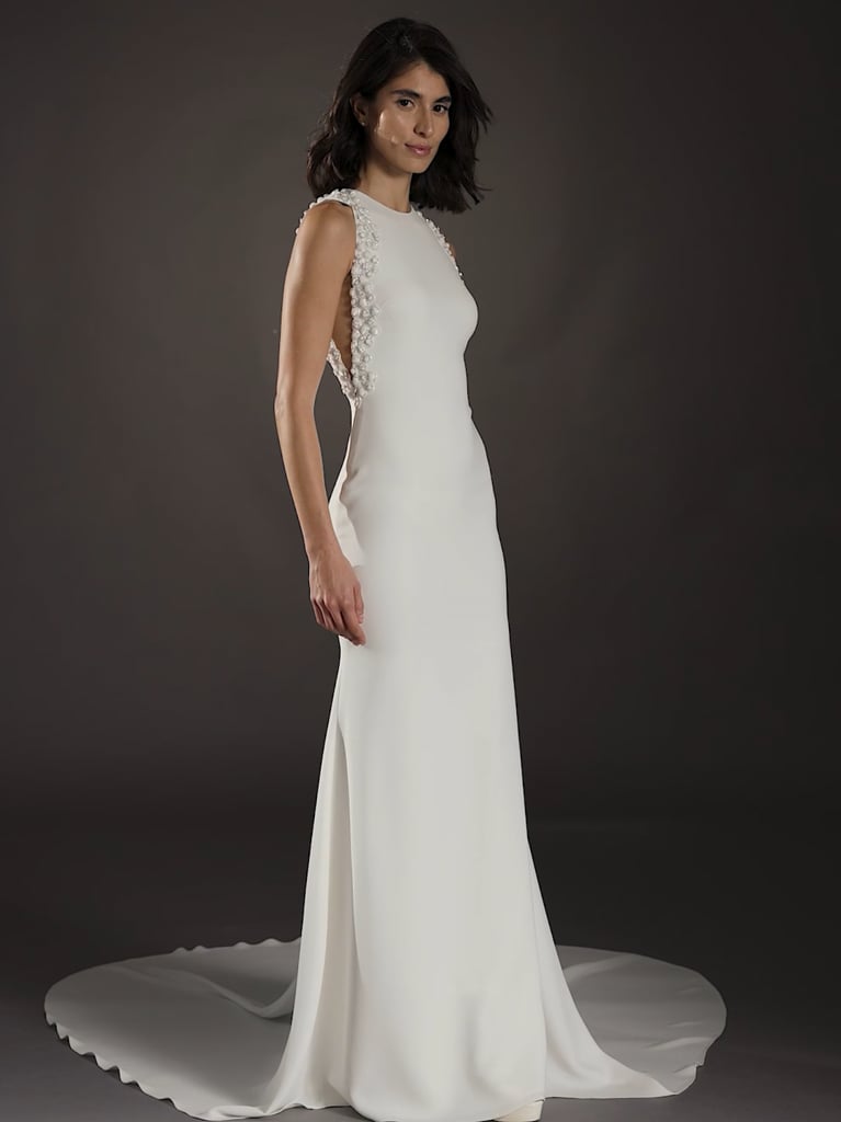 FONT Mermaid wedding dress in crepe with a halter neck