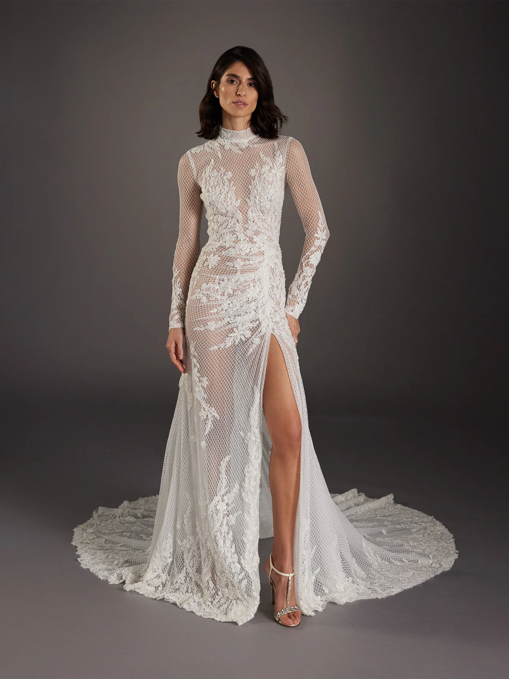 BUGANVILLA Mermaid wedding dress with a swan neck and long sleeves 1 BUGANVILLA Mermaid wedding dress with a swan neck and long sleeves