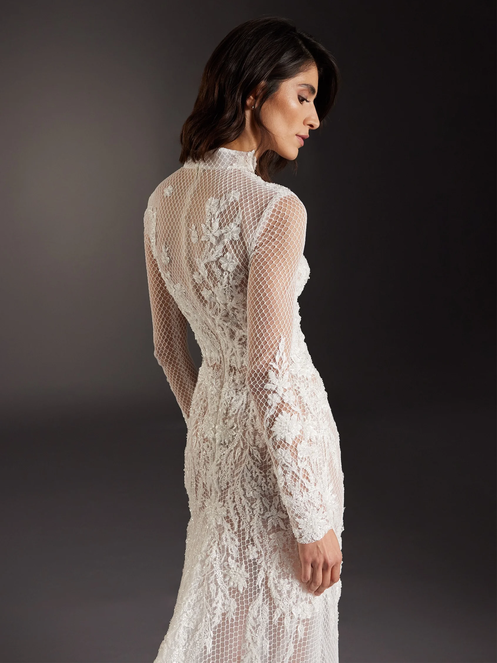 BUGANVILLA Mermaid wedding dress with a swan neck and long sleeves 5 BUGANVILLA Mermaid wedding dress with a swan neck and long sleeves