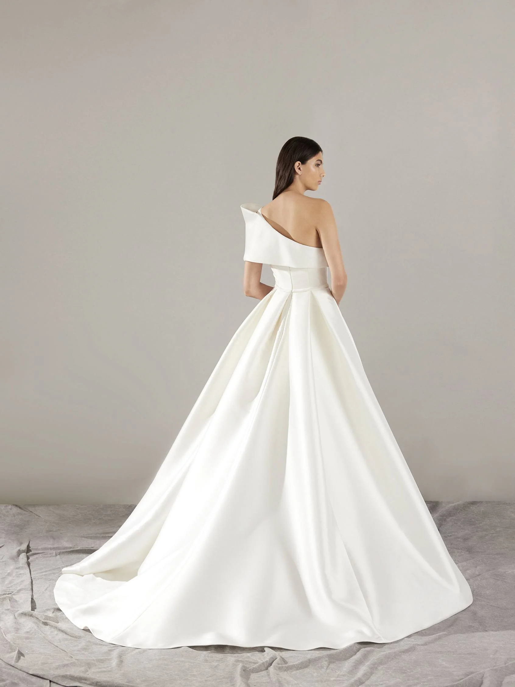 AMIAS A-line sleeveless asymmetrical wedding dress 1 AMIAS A-line sleeveless asymmetrical wedding dress