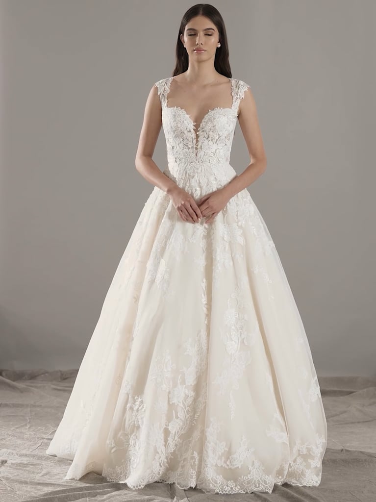EVER Princess wedding dress with a sweetheart neckline