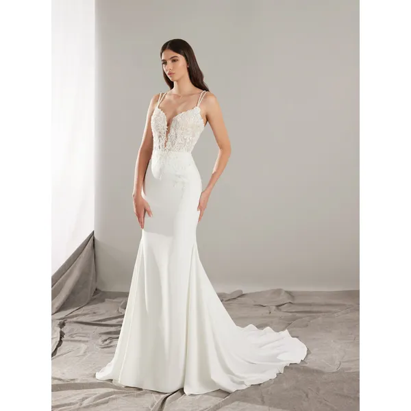 LEIA Mermaid wedding dress in crepe with a V-neckline 1 LEIA Mermaid wedding dress in crepe with a V-neckline