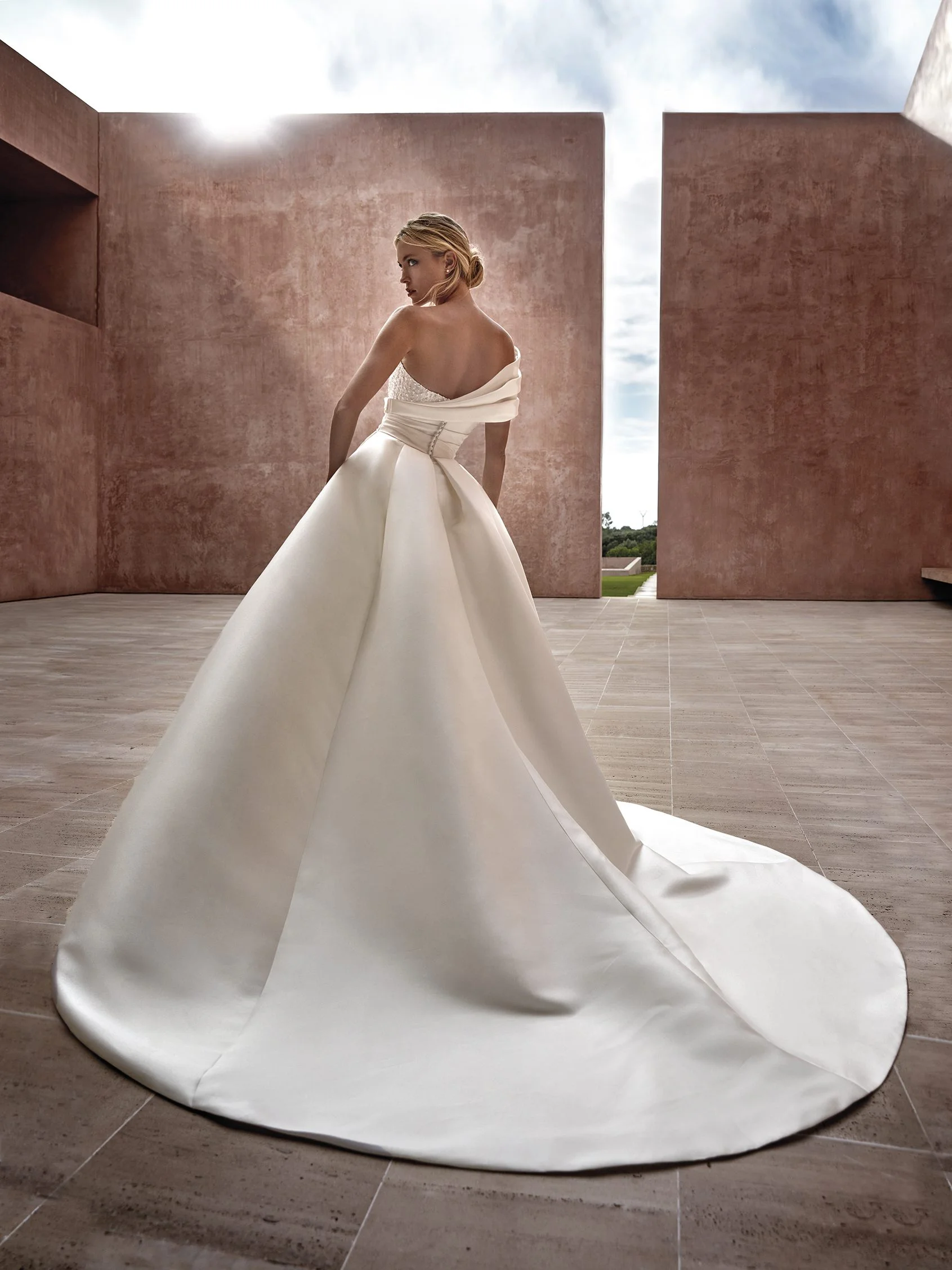 LUISE Sleeveless Mikado princess-cut wedding dress
