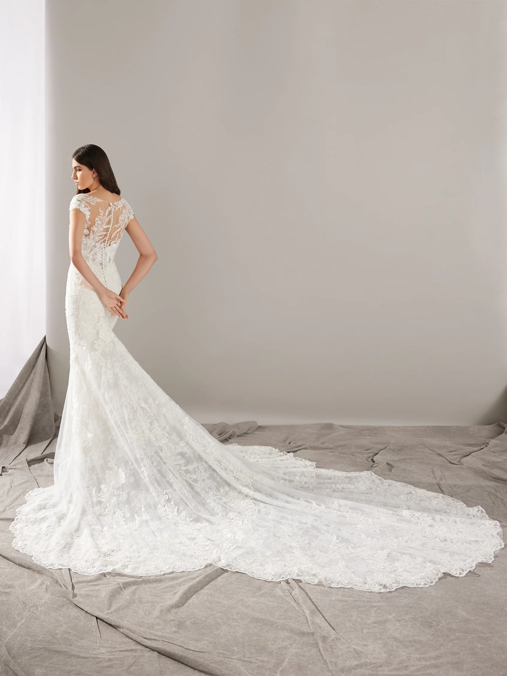 TURAN Mermaid wedding dress with a sweetheart neckline 1 TURAN Mermaid wedding dress with a sweetheart neckline