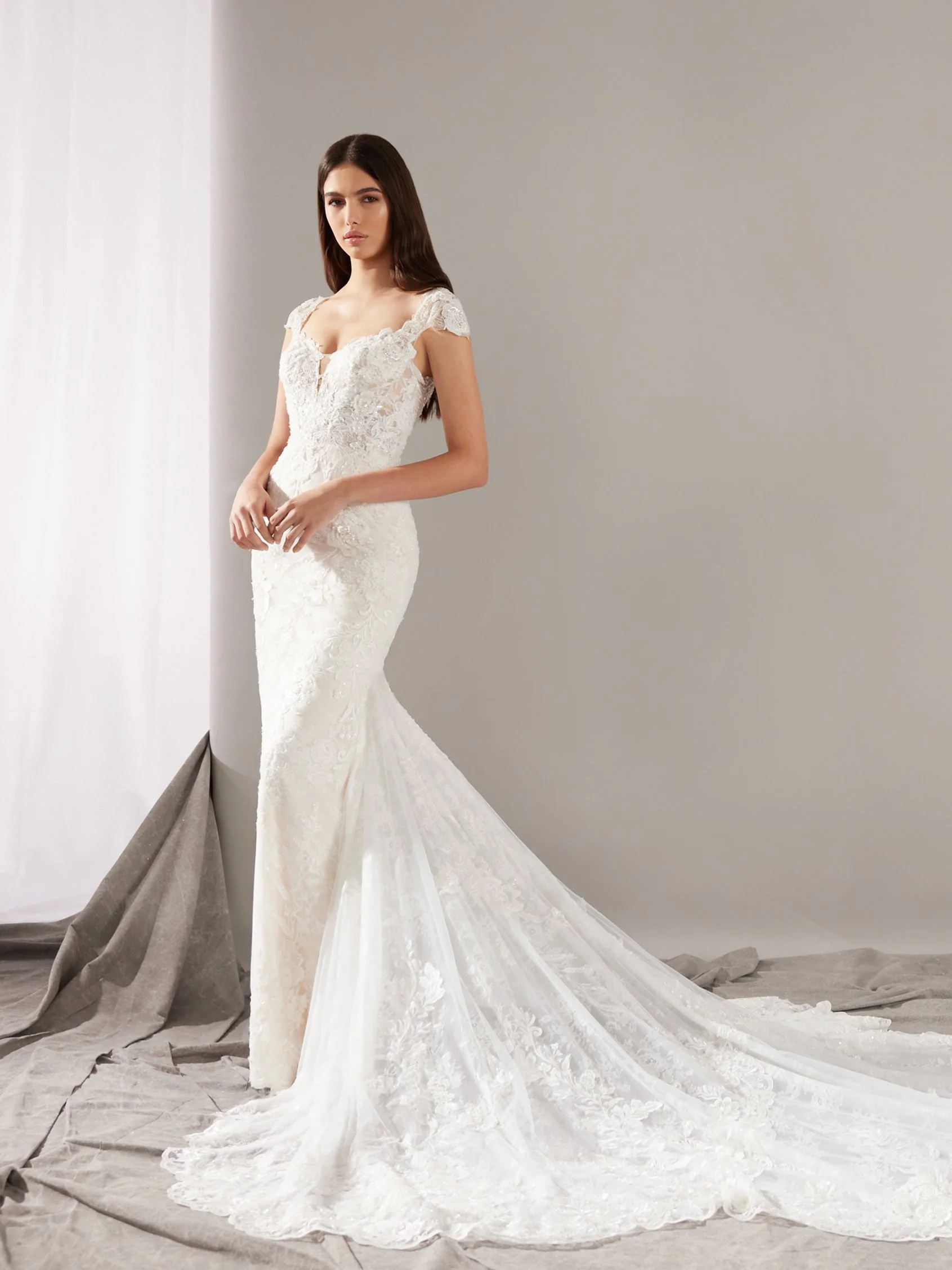 TURAN Mermaid wedding dress with a sweetheart neckline 3 TURAN Mermaid wedding dress with a sweetheart neckline