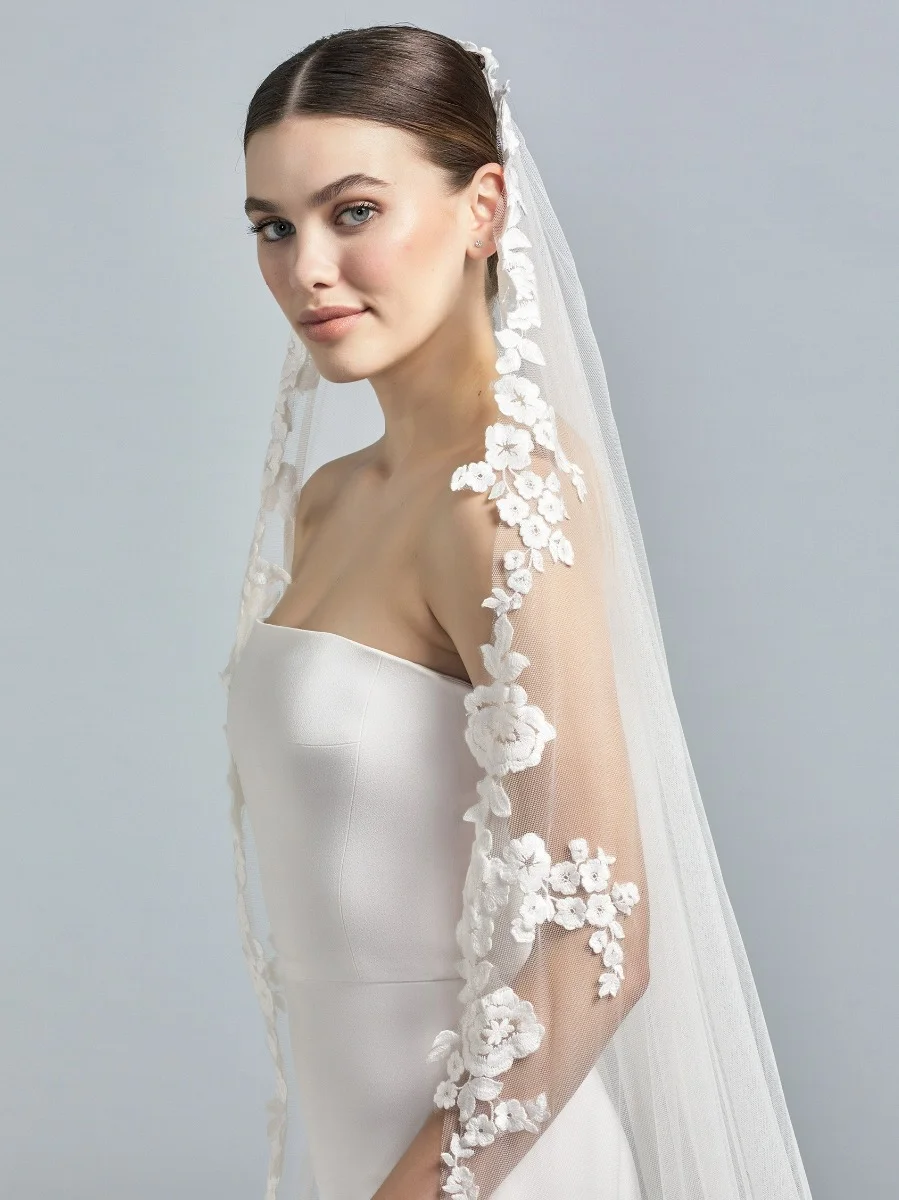 V-2911 Soft tulle veil with embroidery