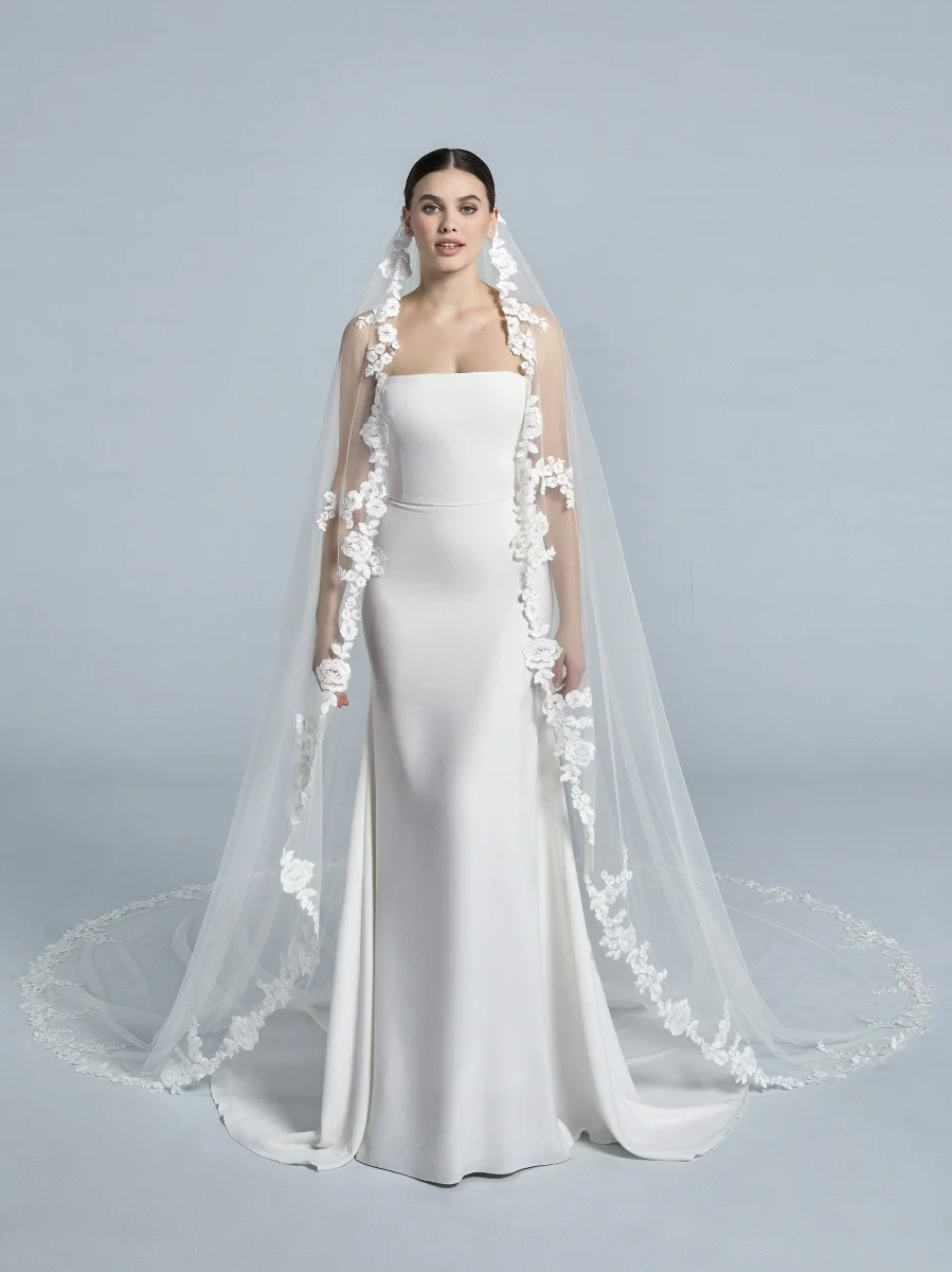 V-2911 Soft tulle veil with embroidery