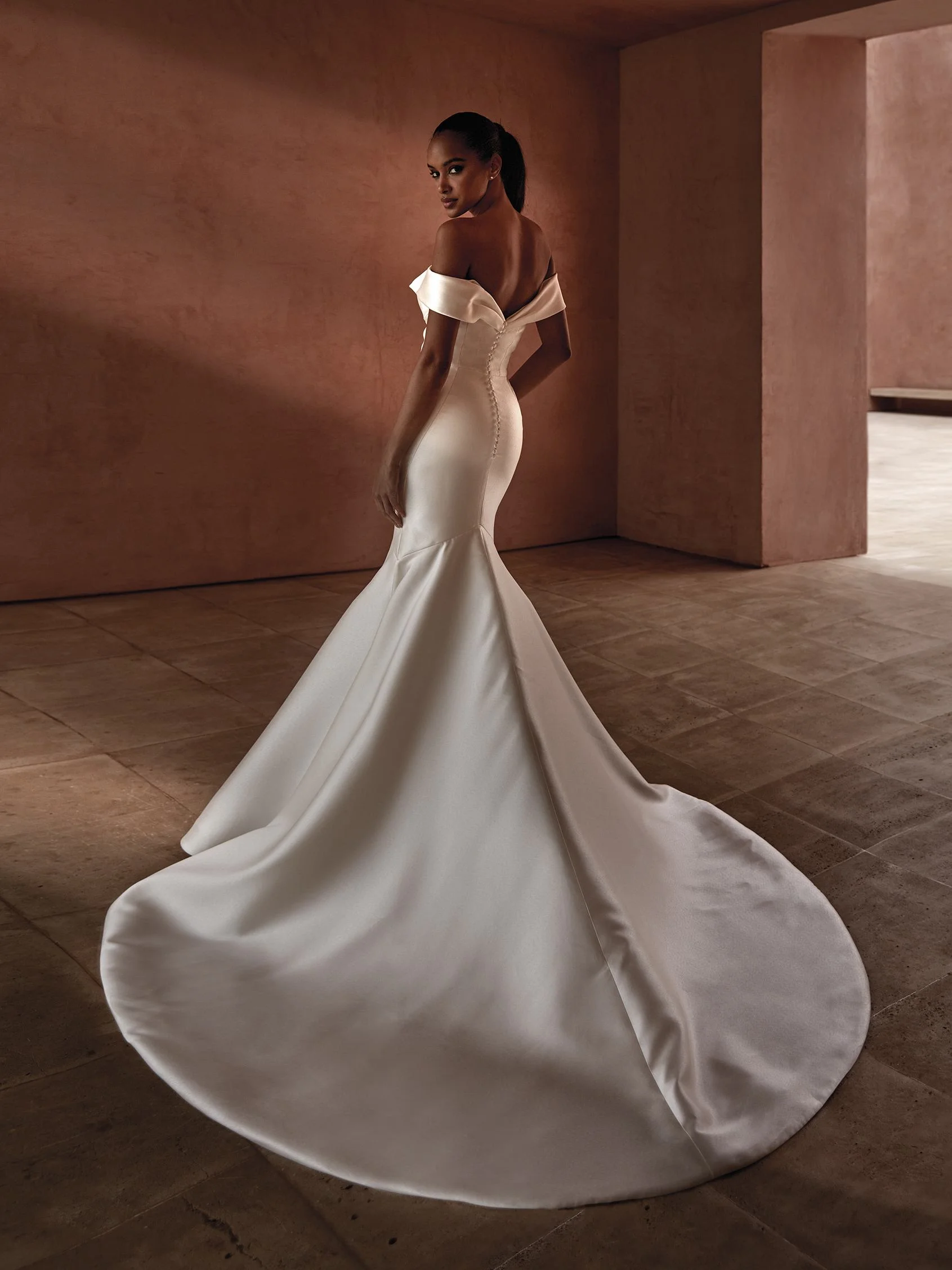 AVONIA Mermaid Mikado wedding dress