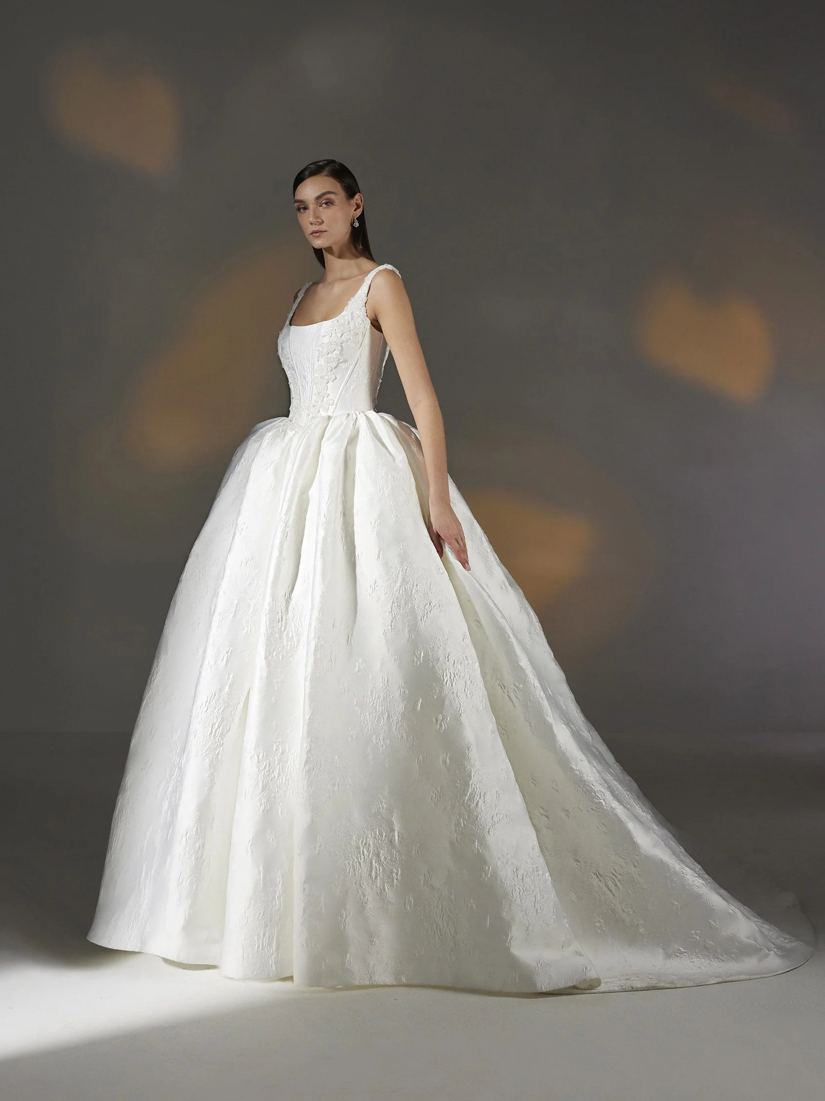 ALUREA Princess wedding dress with round neckline in Mikado 9 ALUREA Princess wedding dress with round neckline in Mikado