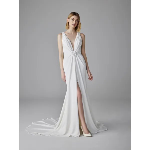 BELFORTUNE Mermaid wedding dress with V neck with straps in crepe 1 BELFORTUNE Mermaid wedding dress with V neck with straps in crepe