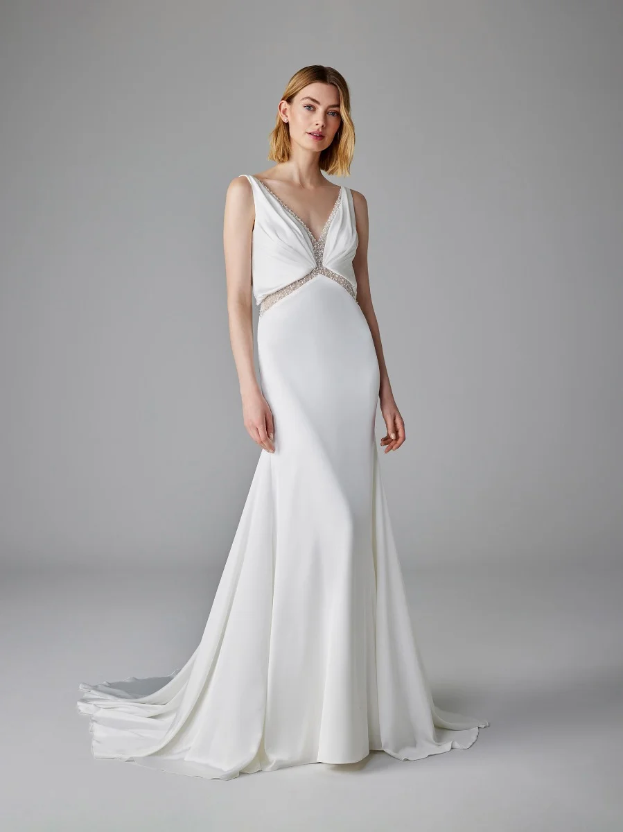 BLEAIR Mermaid wedding dress with V neck with straps in satin