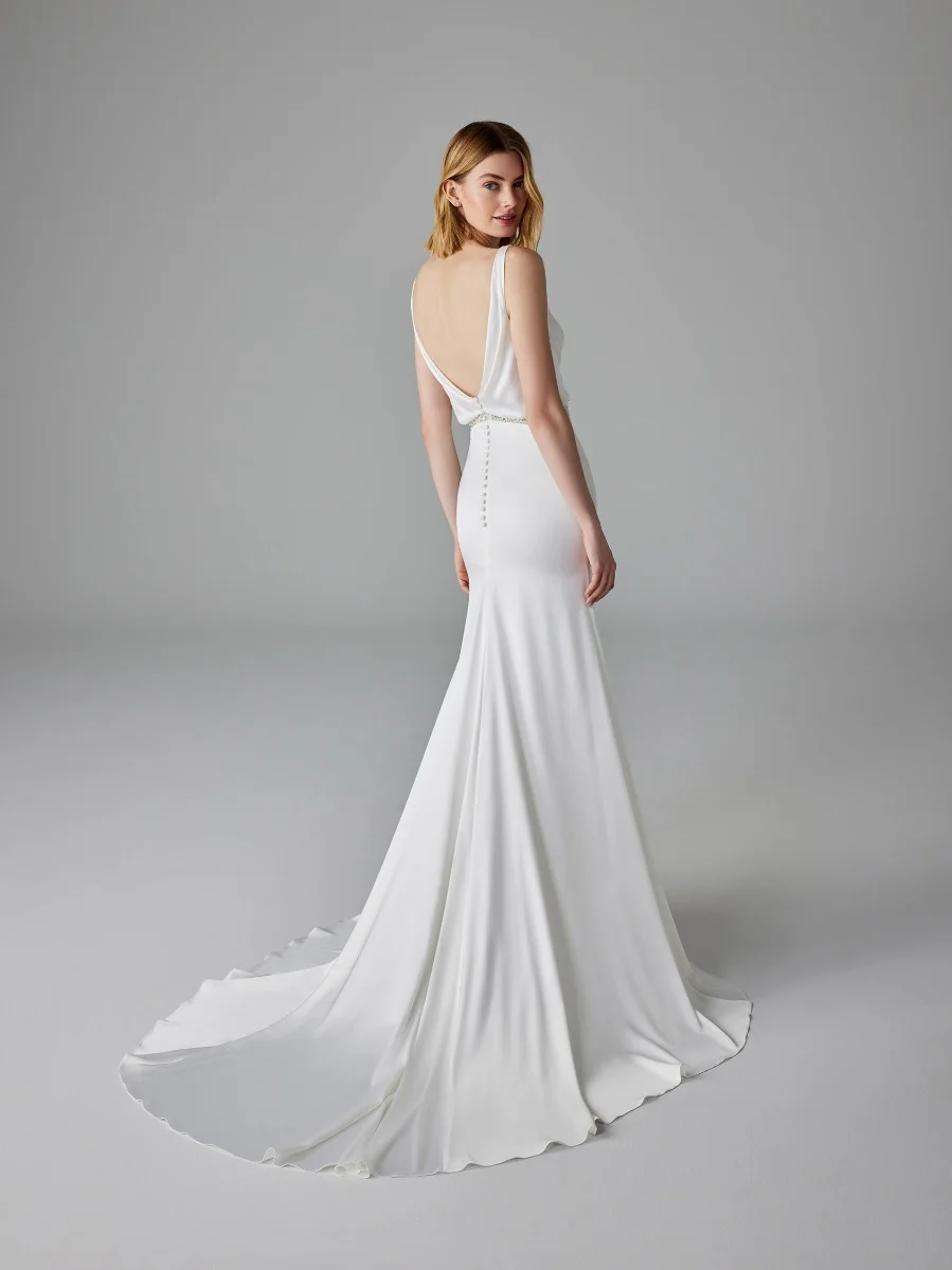 BLEAIR Mermaid wedding dress with V neck with straps in satin