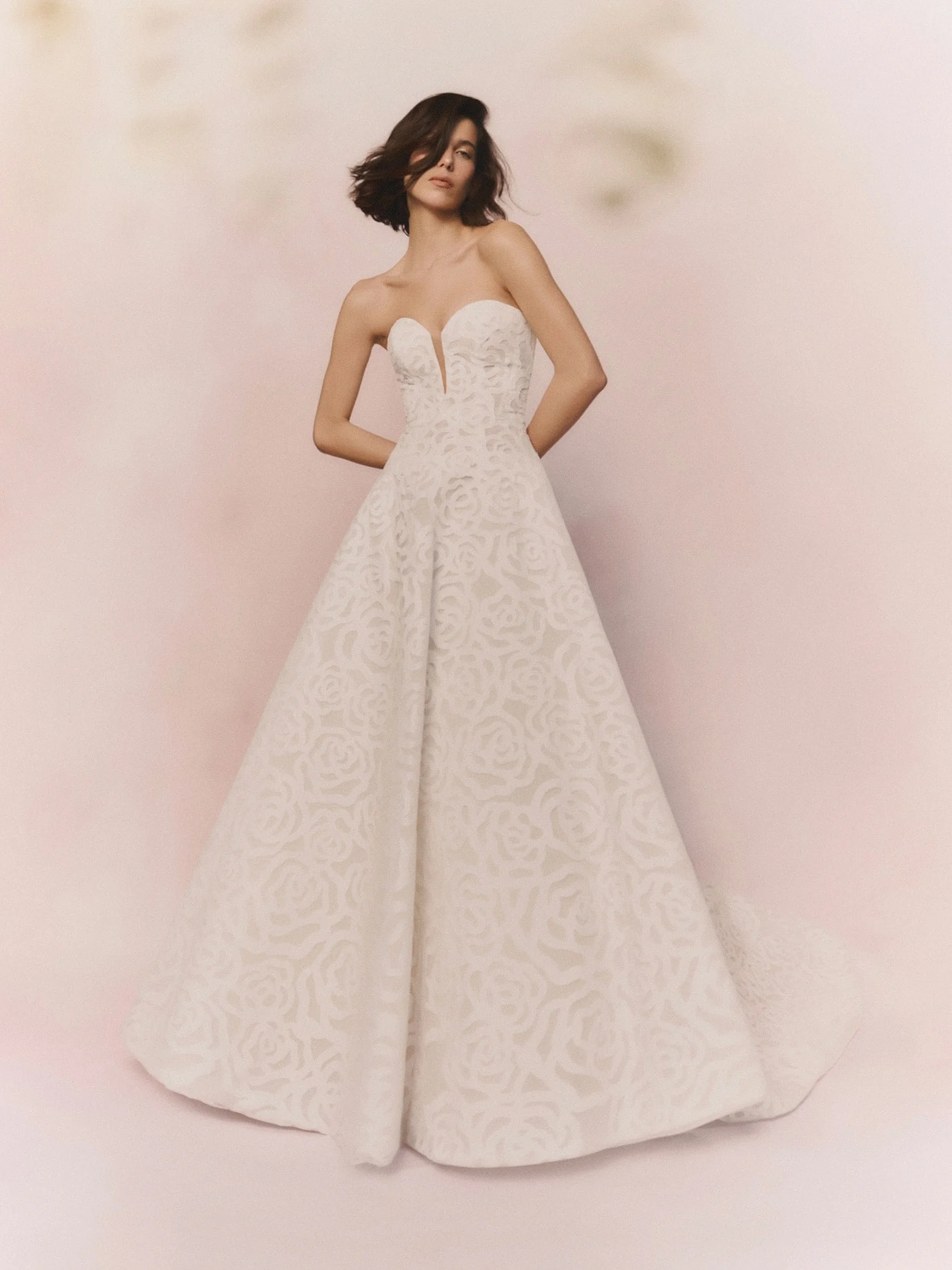 LOUELLE Ballgown wedding dress with sweetheart neckline sleeveless in lace 1 LOUELLE Ballgown wedding dress with sweetheart neckline sleeveless in lace