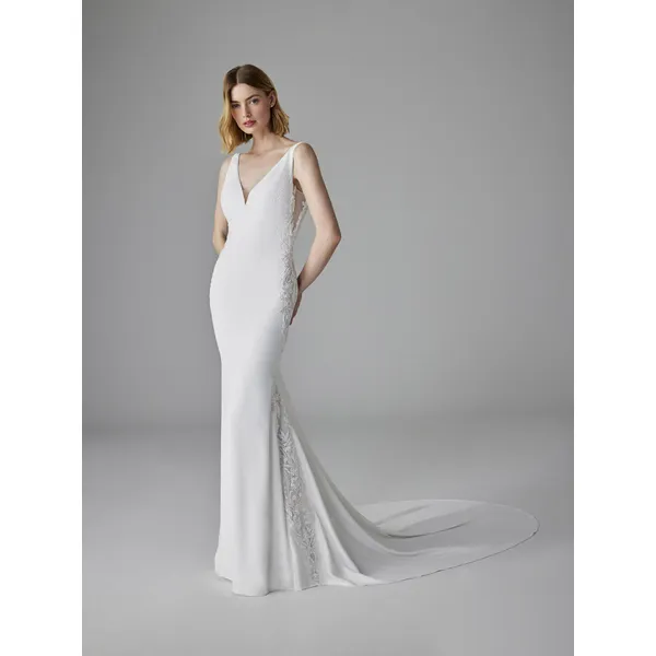 ELEA Mermaid wedding dress with V neck with straps in crepe and lace