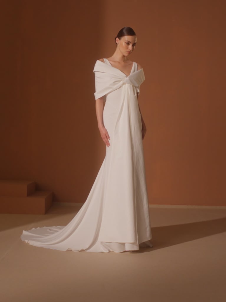 GENE Sleeveless mermaid wedding dress in crepe with V-neckline 1 GENE Sleeveless mermaid wedding dress in crepe with V-neckline