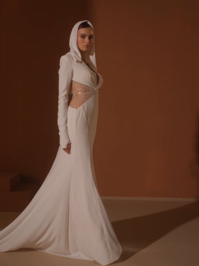 GRACEJONES Mermaid wedding dress in crepe with a V-neckline