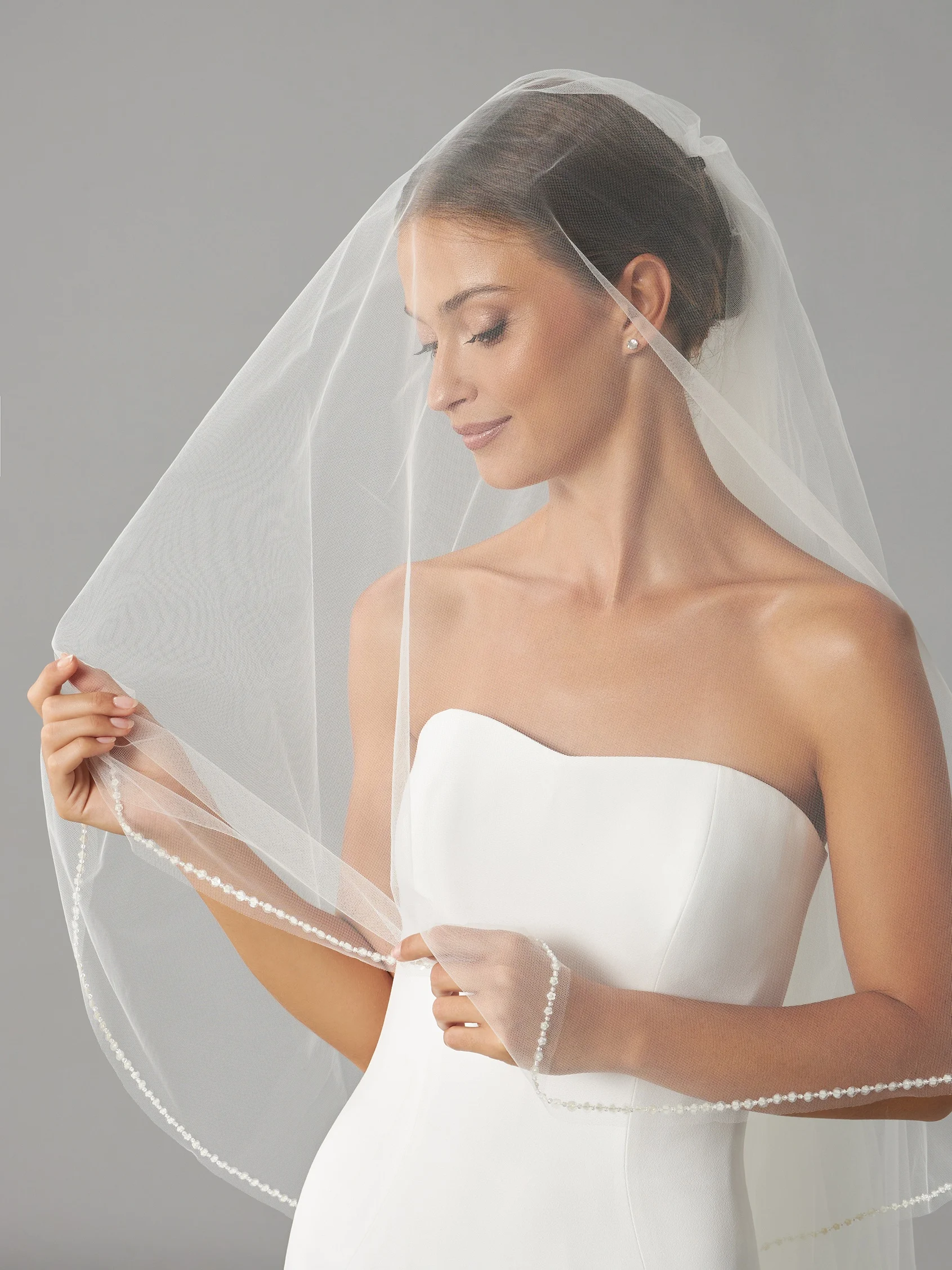 V-2947 Tulle veil with rhinestones