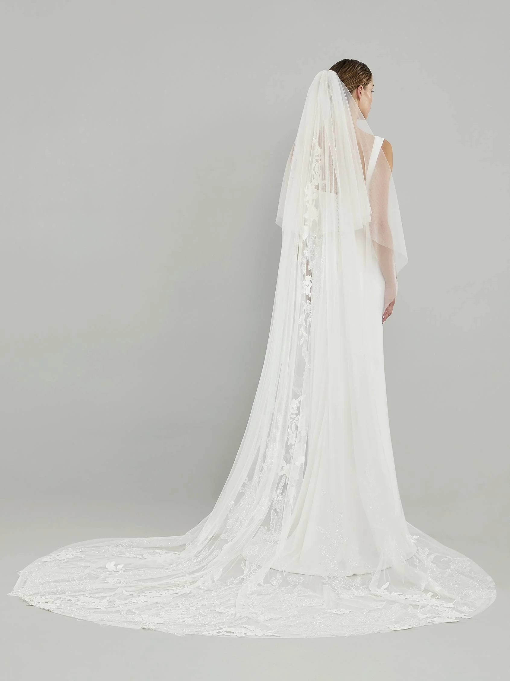 V-LA43 Tulle veil with glitter and lace