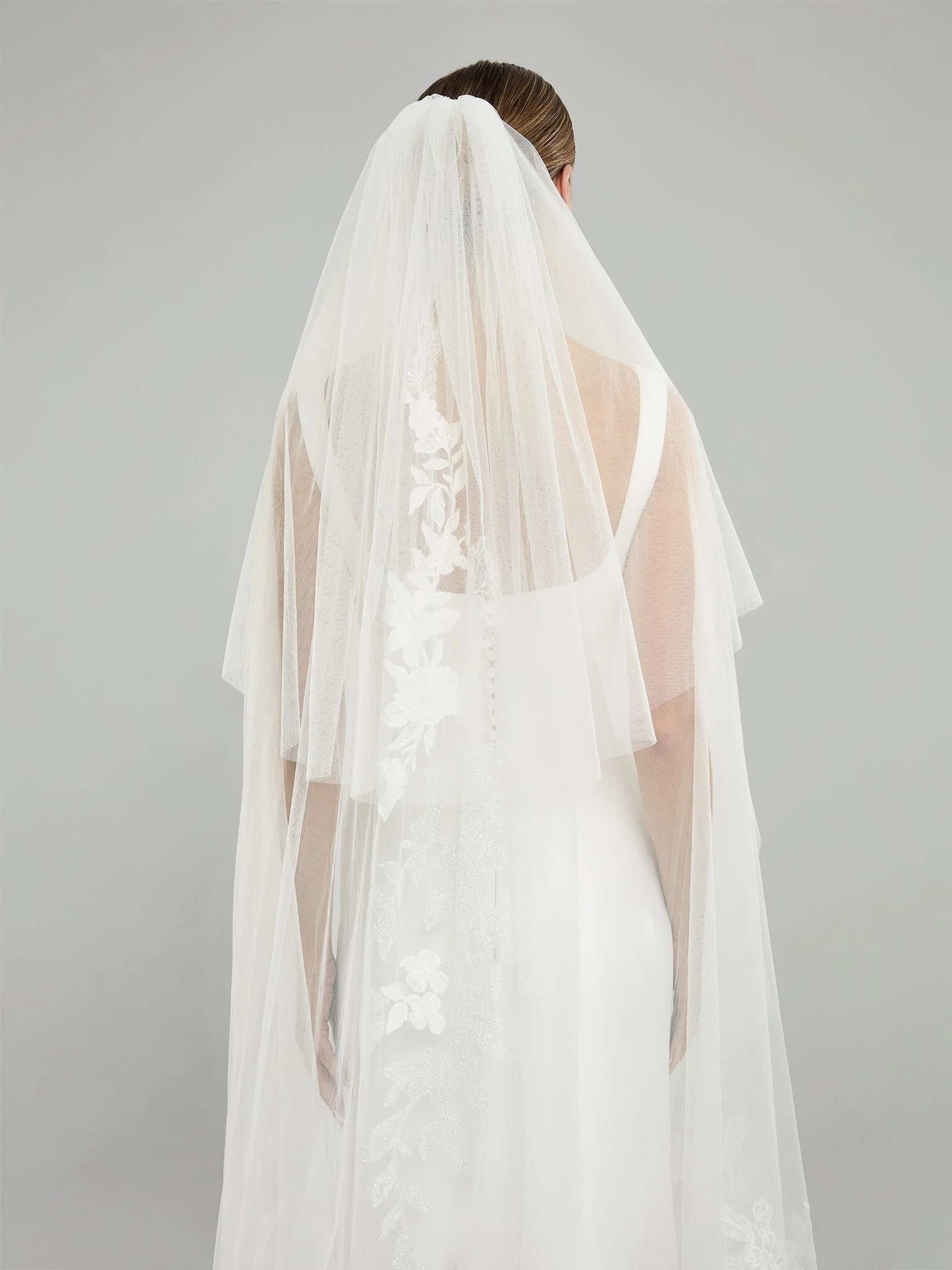 V-LA43 Tulle veil with glitter and lace