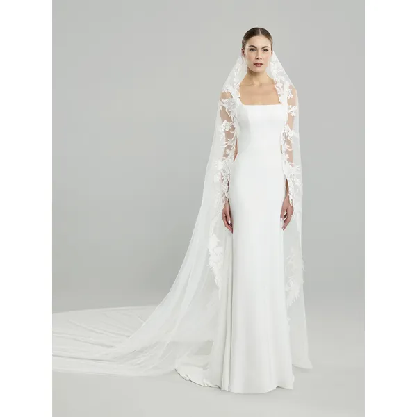 V-LA44 Tulle veil with lace