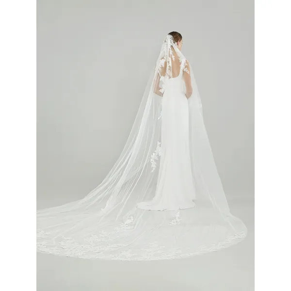 V-LA49 Tulle veil with lace and rhinestones 1 V-LA49 Tulle veil with lace and rhinestones