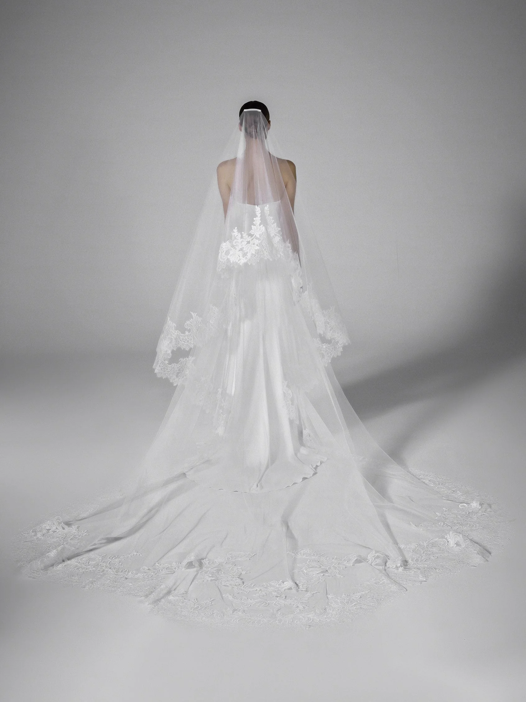 V-LA52 Tulle veil with lace and sequins 1 V-LA52 Tulle veil with lace and sequins