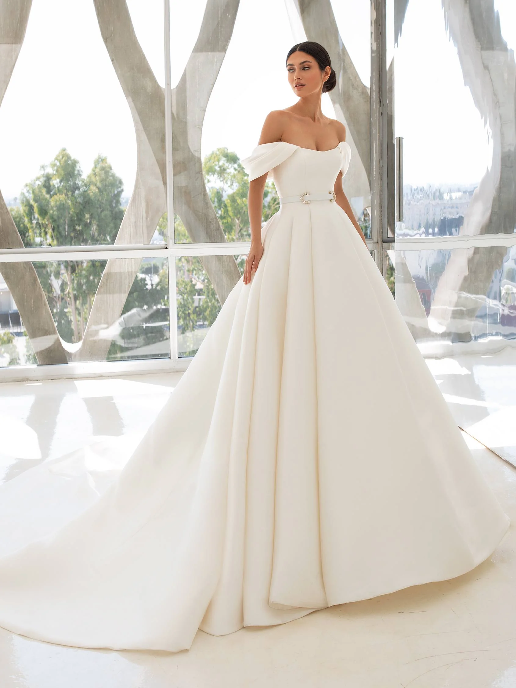 LYNN Princess wedding dress in mikado with strapless neckline and open back 2 LYNN Princess wedding dress in mikado with strapless neckline and open back
