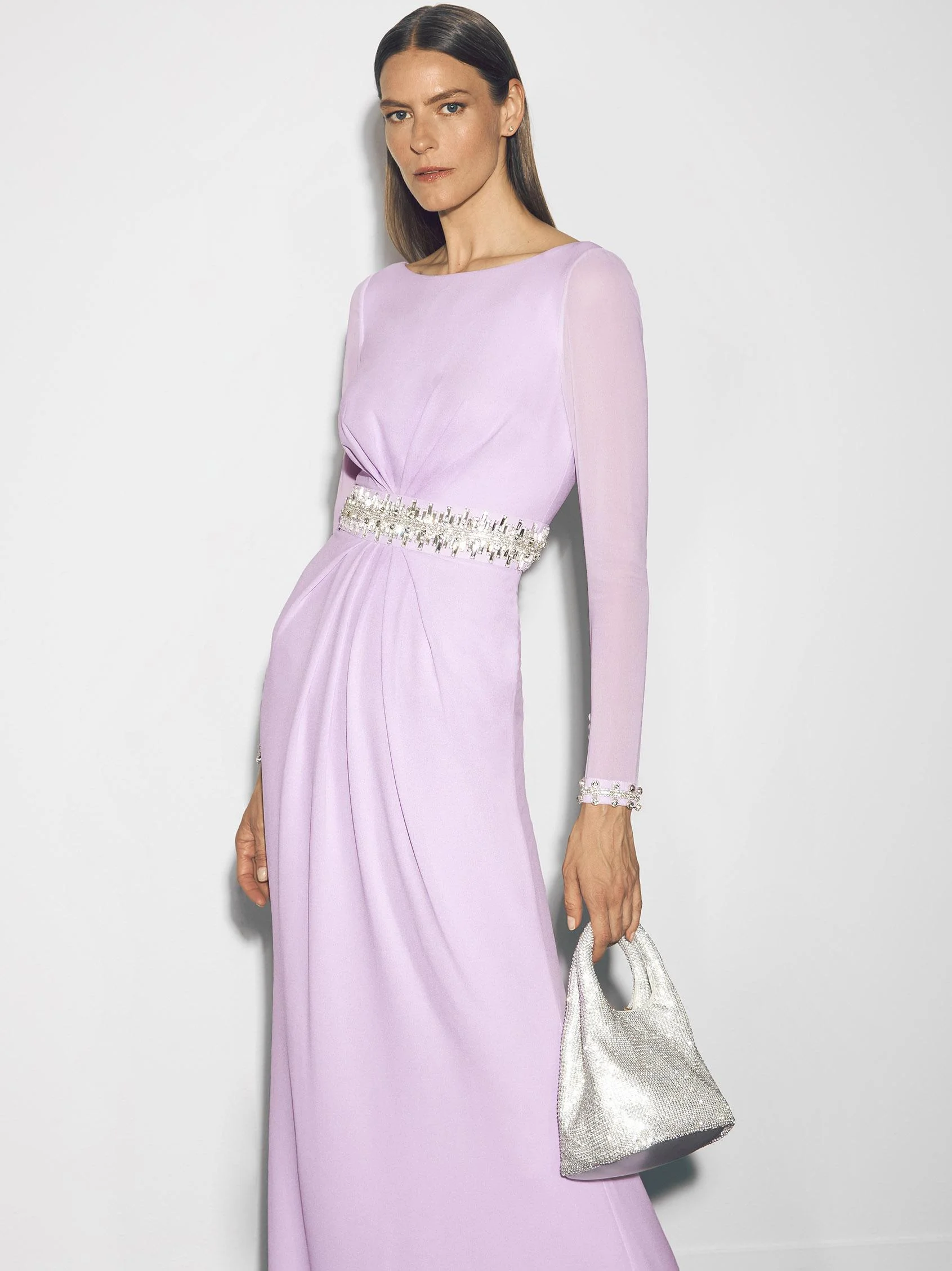 PILEA Straight party dress with a boat neckline and long sleeves
