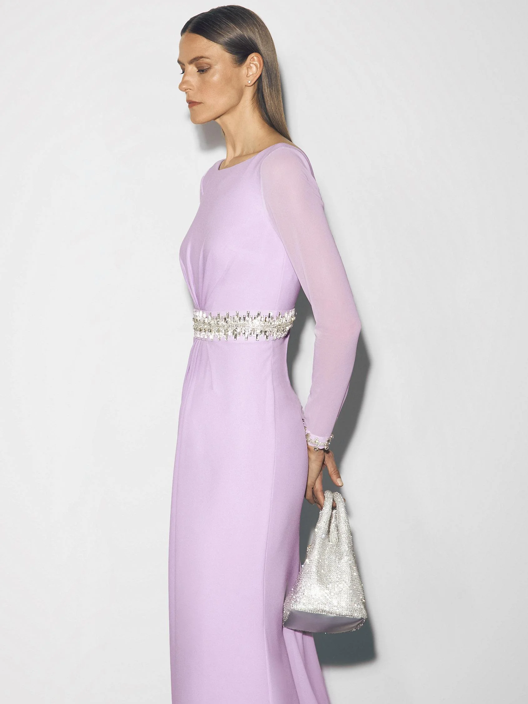 PILEA Straight party dress with a boat neckline and long sleeves