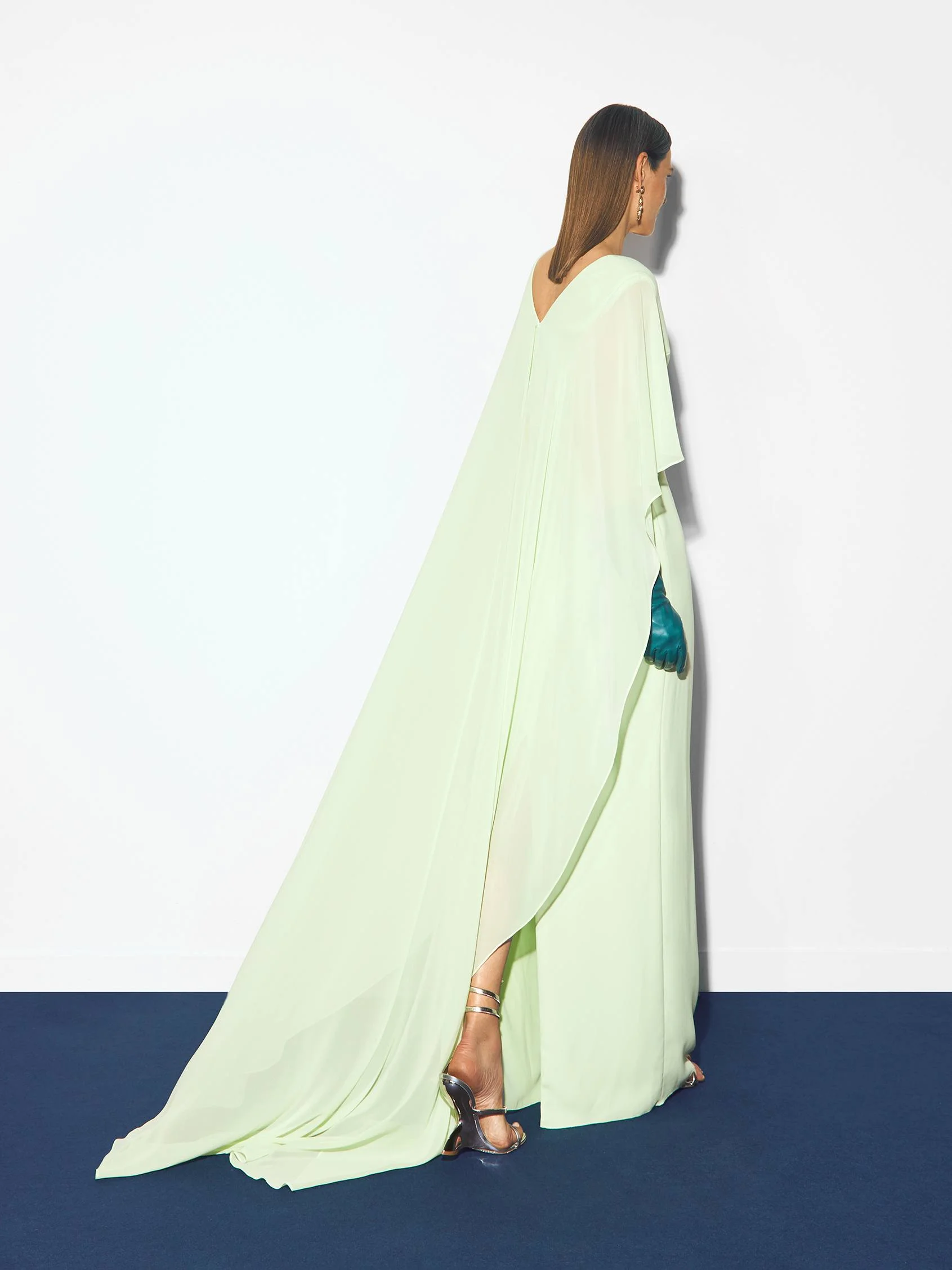 SEPALO Straight party dress with a V-neckline 2 SEPALO Straight party dress with a V-neckline