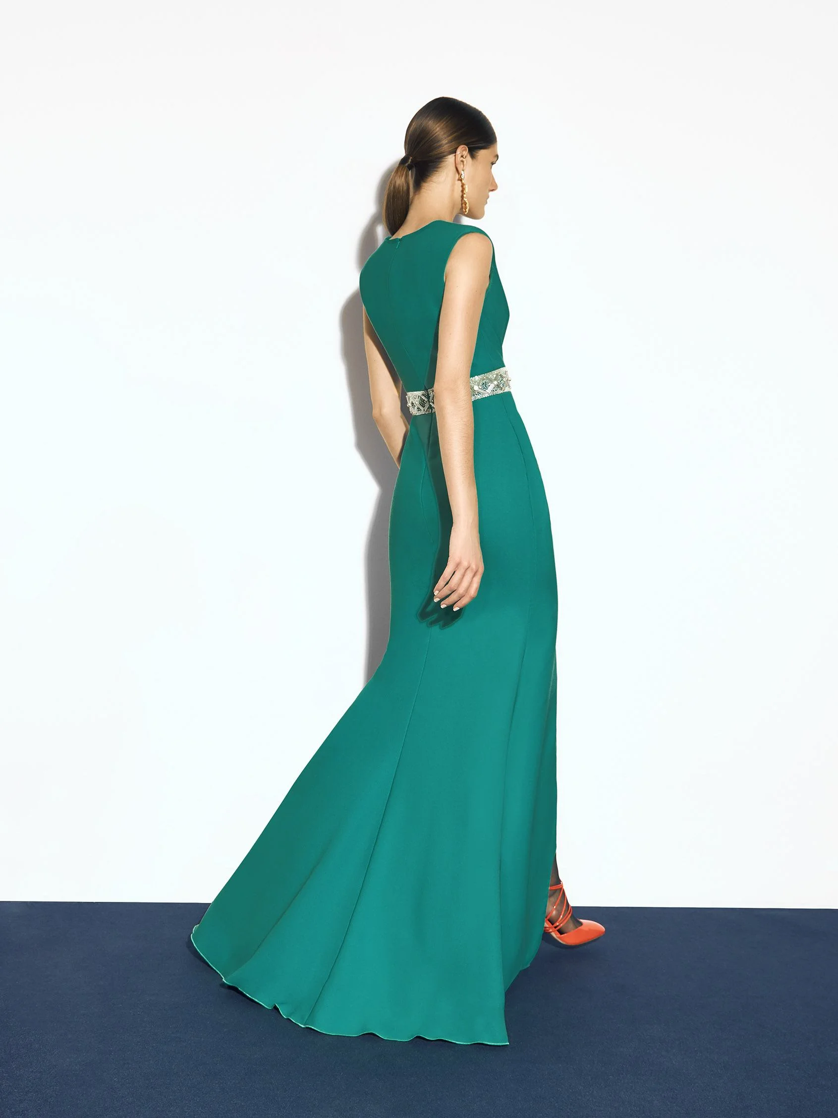 AZAFRAN Mermaid party dress with a V-neckline