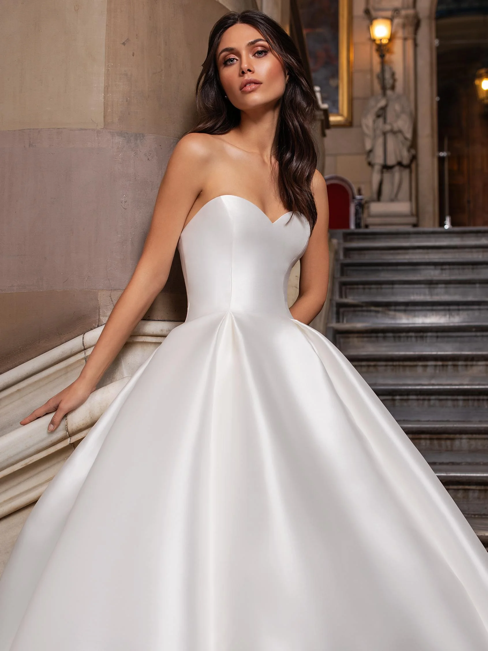 CLOSE Princess wedding dress in mikado with sweetheart neckline, short sleeves and open back 2 CLOSE Princess wedding dress in mikado with sweetheart neckline, short sleeves and open back