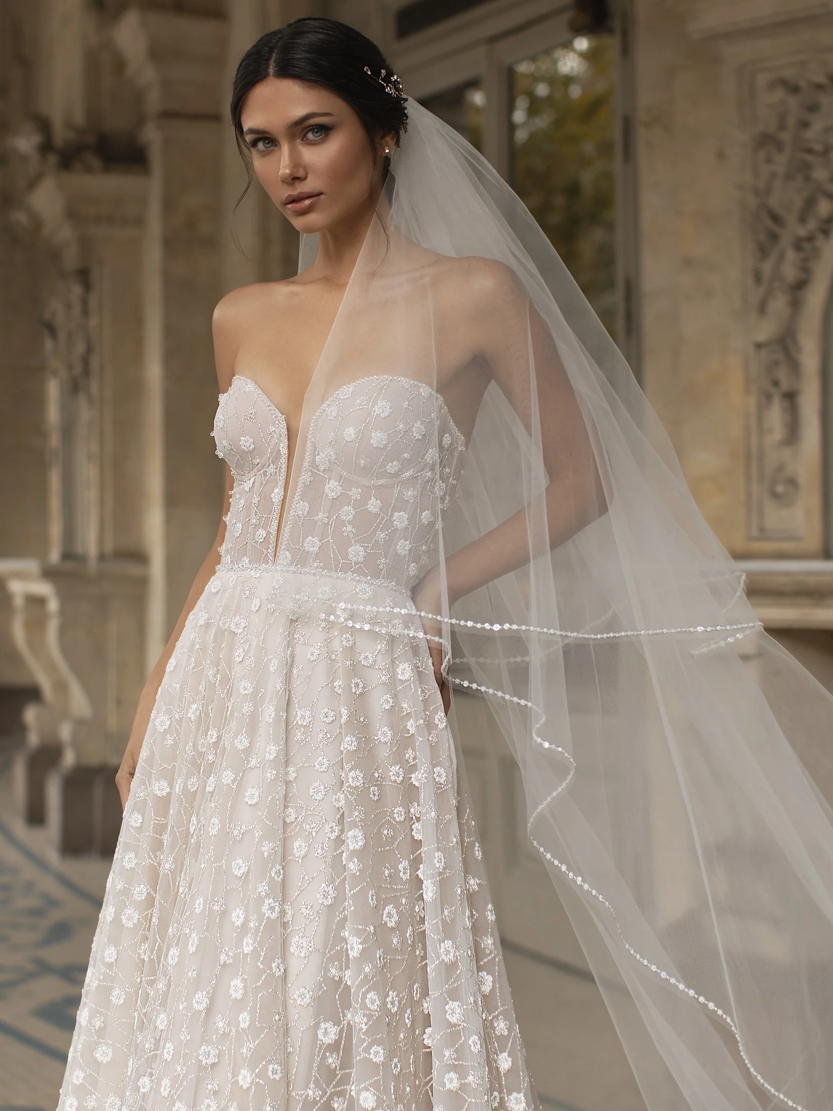 HOPKINS Flared wedding dress with sweetheart neckline and open back 1 HOPKINS Flared wedding dress with sweetheart neckline and open back