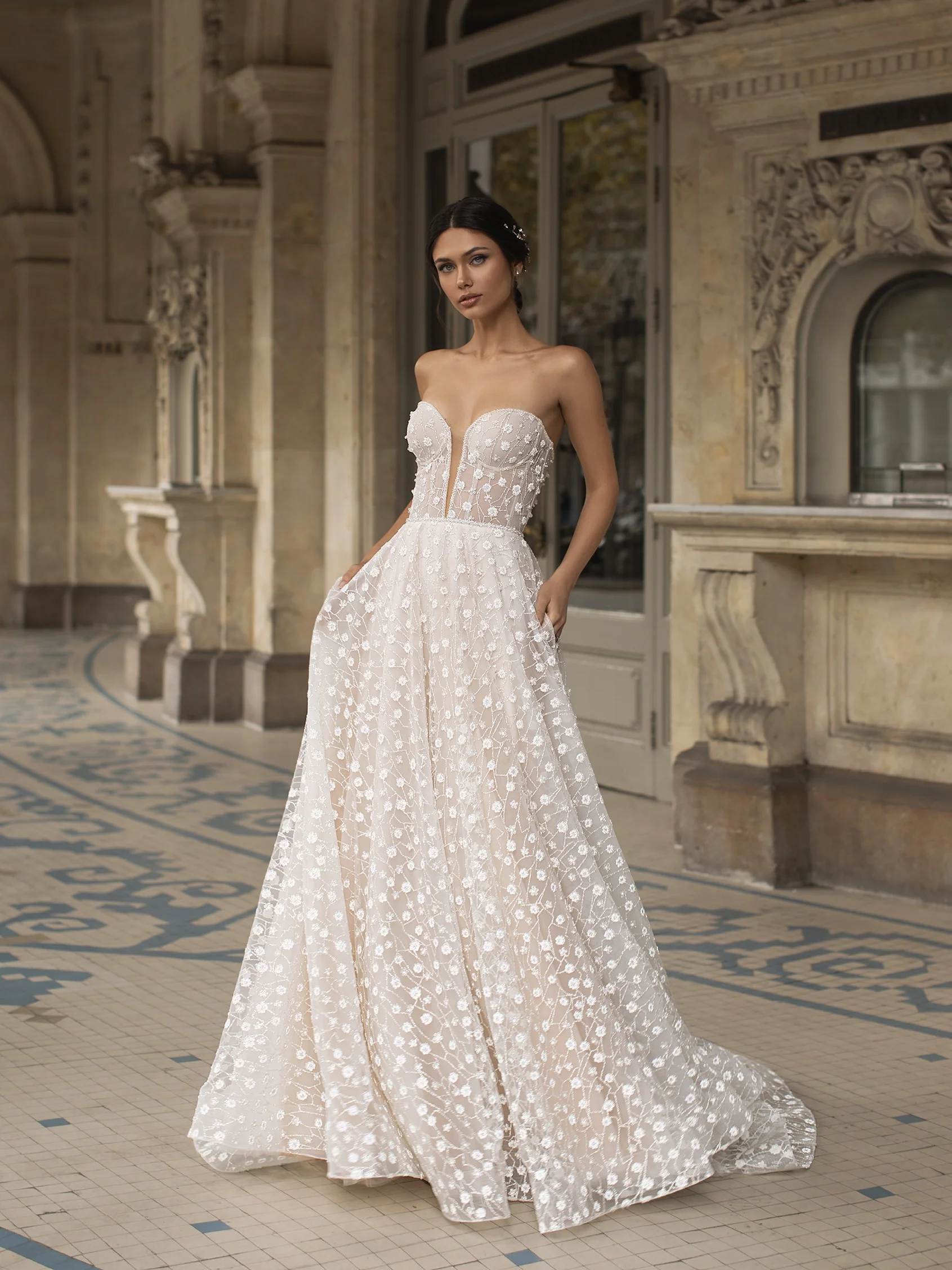 HOPKINS Flared wedding dress with sweetheart neckline and open back 2 HOPKINS Flared wedding dress with sweetheart neckline and open back