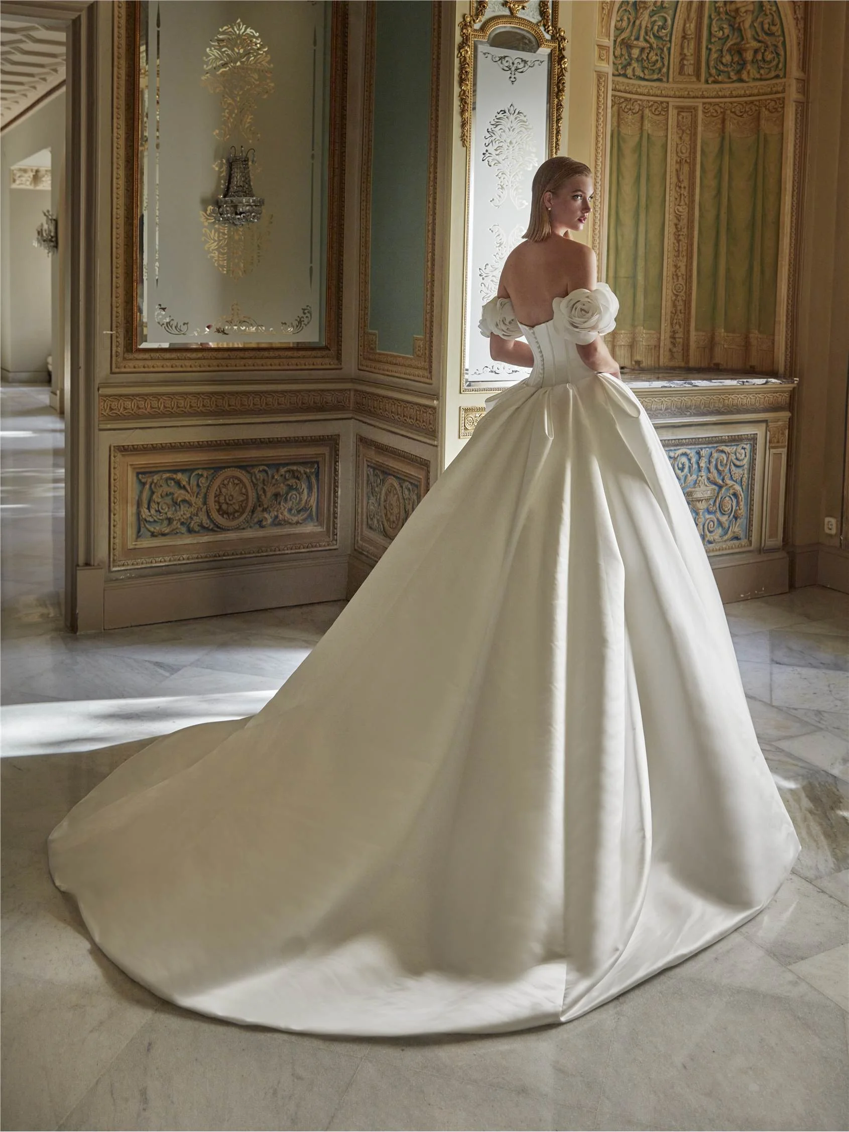 EVARLY Princess bridal dress with off-the-shoulders neckline in satin 2 EVARLY Princess bridal dress with off-the-shoulders neckline in satin