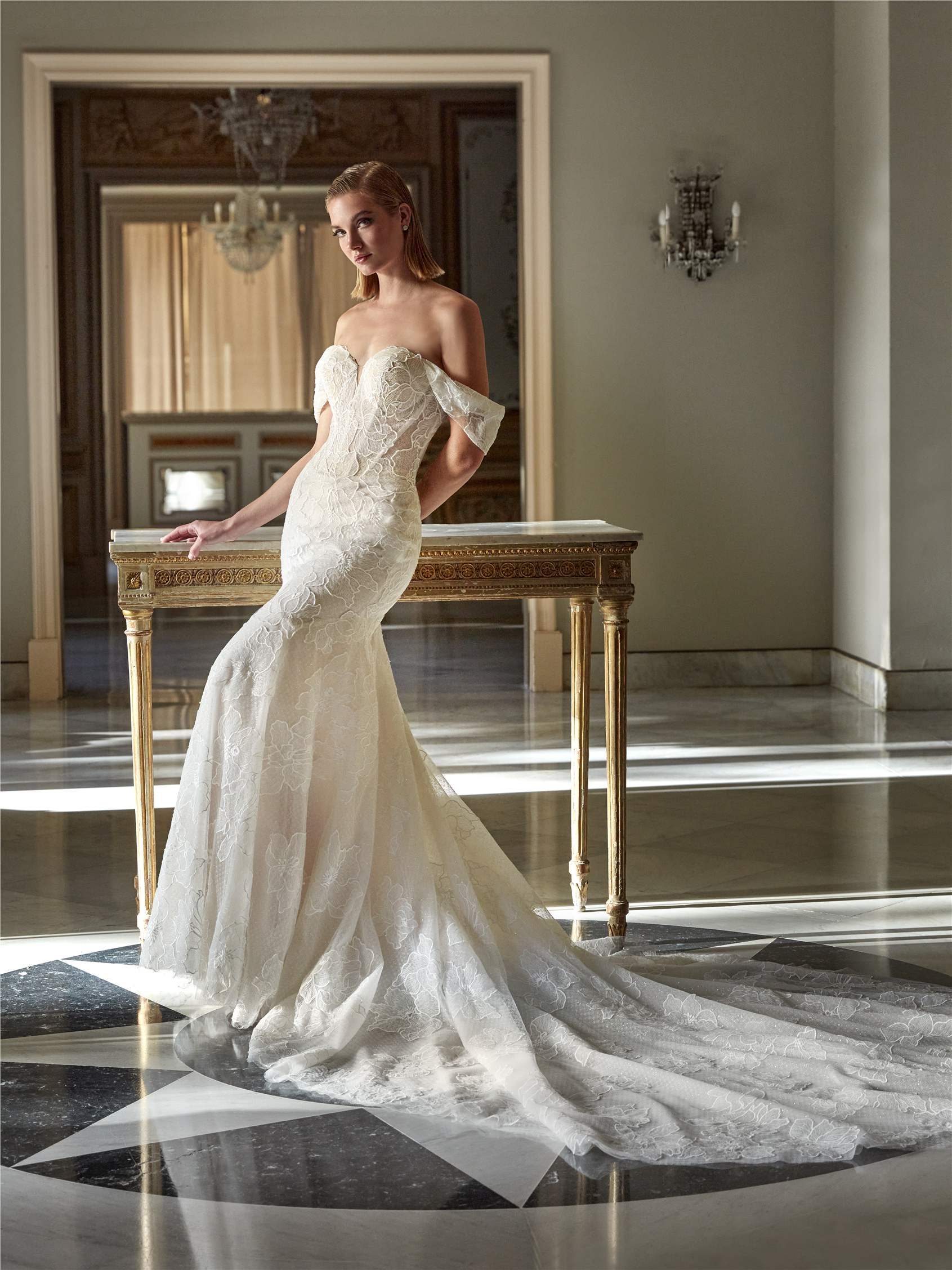 AGA Mermaid bridal dress with sweetheart neckline in tulle