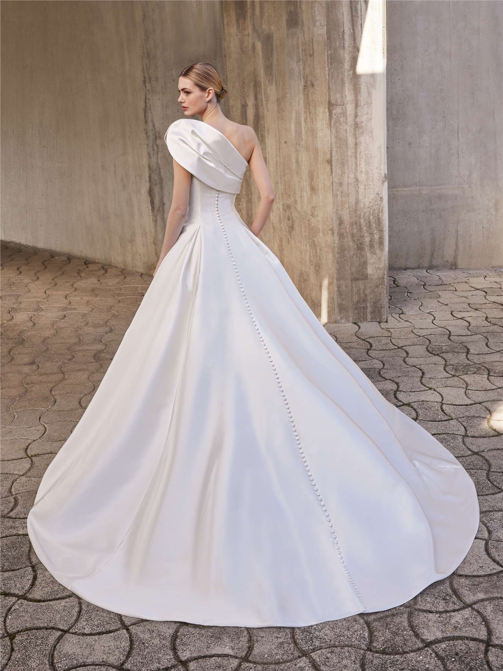 MAIDEN Strapless princess bridal dress in mikado