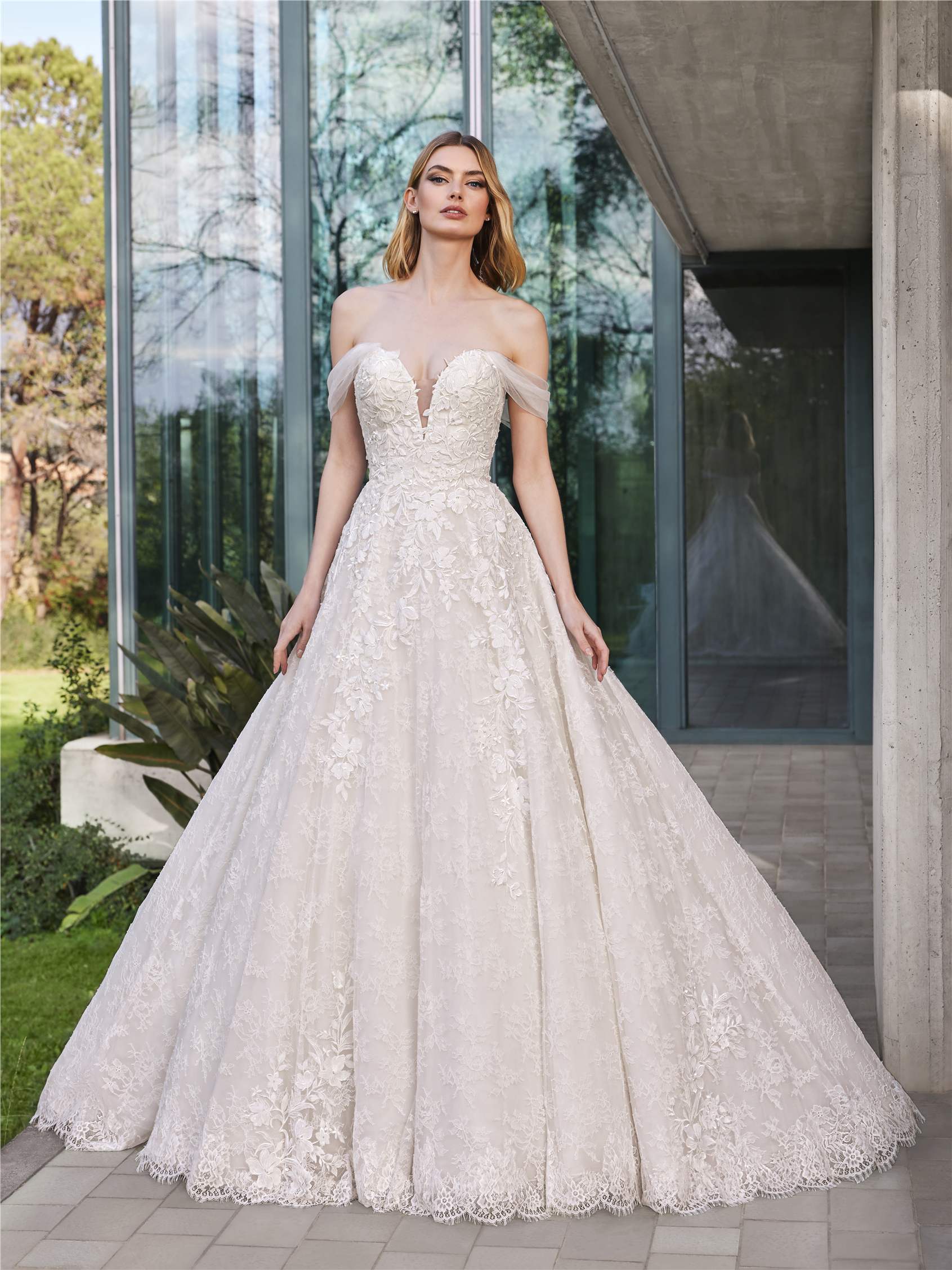 LEILY Lace princess wedding dress with sweetheart neckline 1 LEILY Lace princess wedding dress with sweetheart neckline