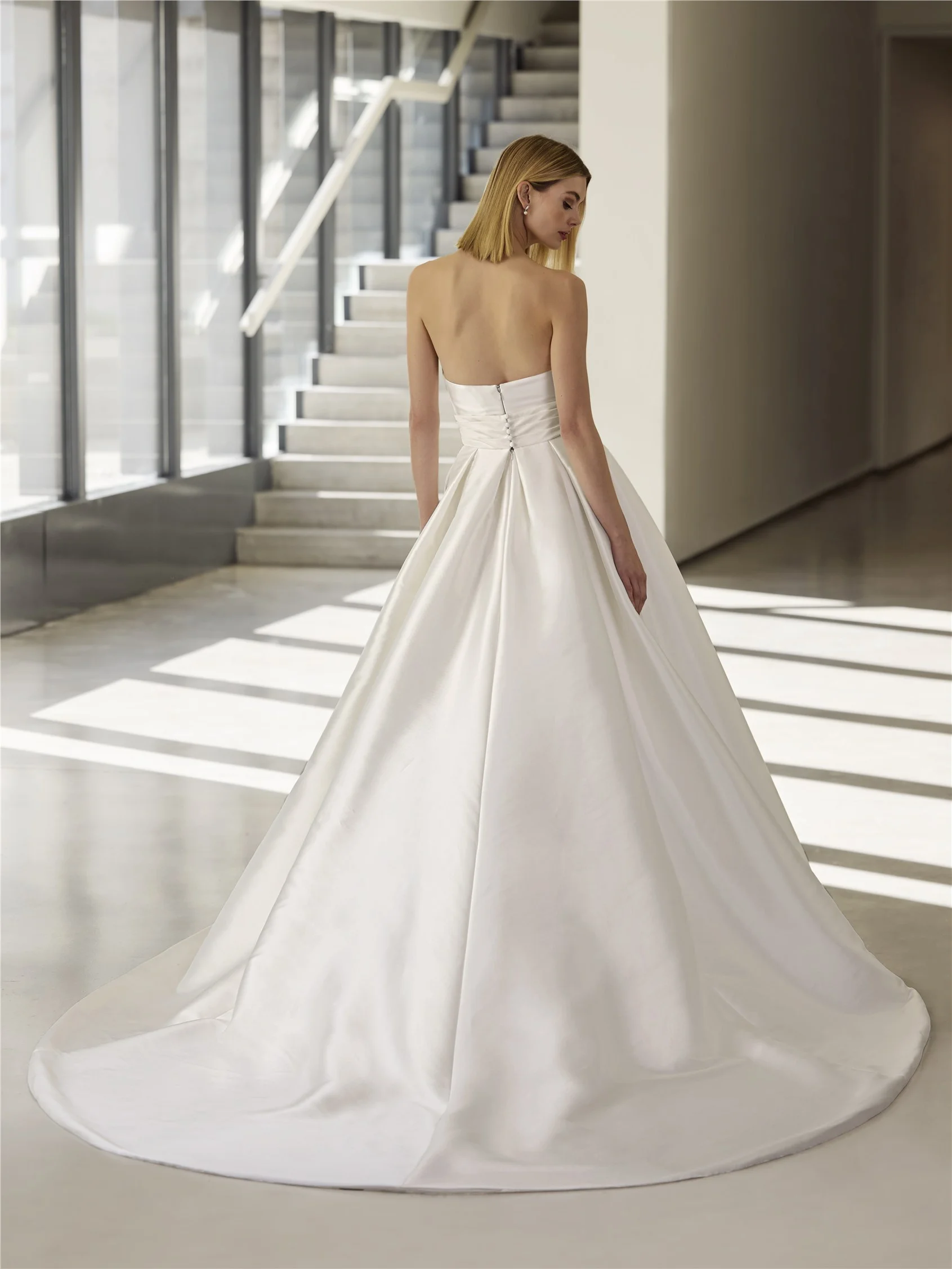 LEAVES Mikado A-line wedding dress with sweetheart neckline 3 LEAVES Mikado A-line wedding dress with sweetheart neckline