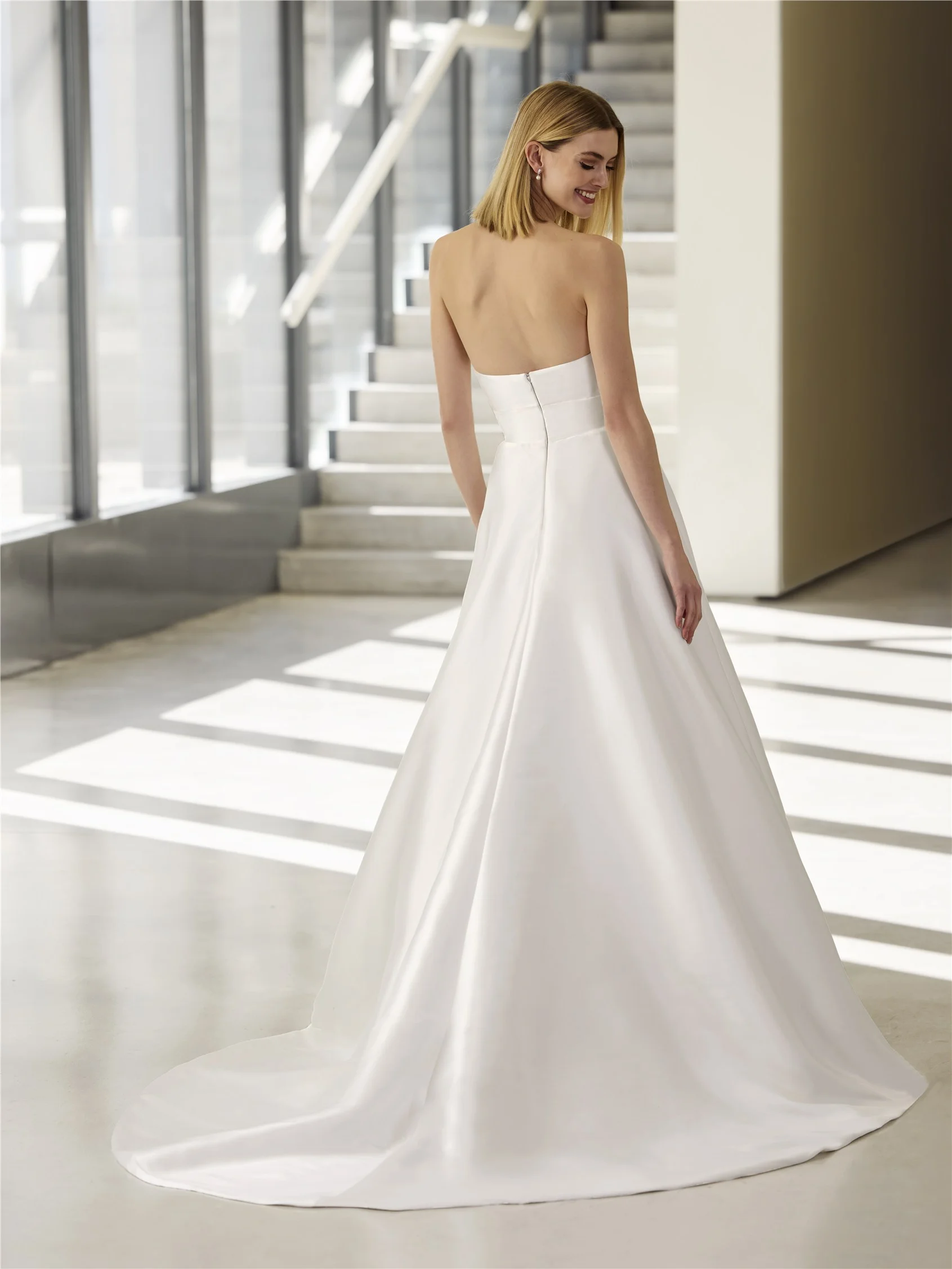 LEAVES Mikado A-line wedding dress with sweetheart neckline 4 LEAVES Mikado A-line wedding dress with sweetheart neckline