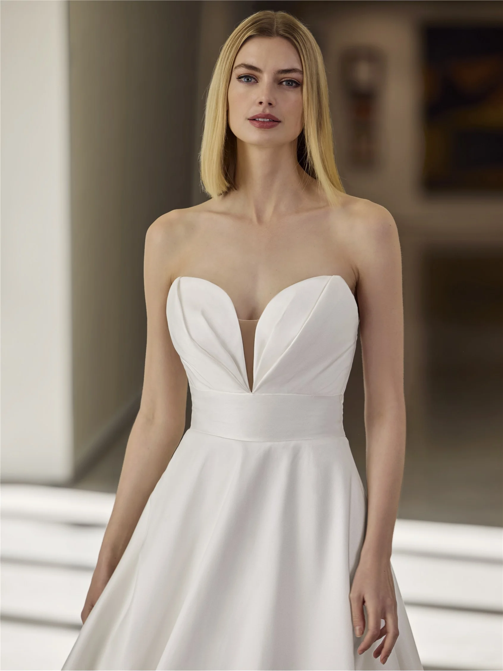 LEAVES Mikado A-line wedding dress with sweetheart neckline 5 LEAVES Mikado A-line wedding dress with sweetheart neckline