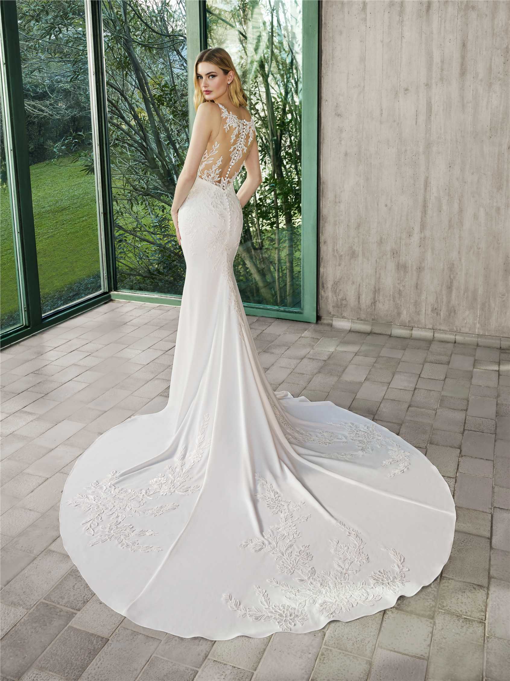 CASSYA Crepe mermaid V-neck wedding dress 2 CASSYA Crepe mermaid V-neck wedding dress