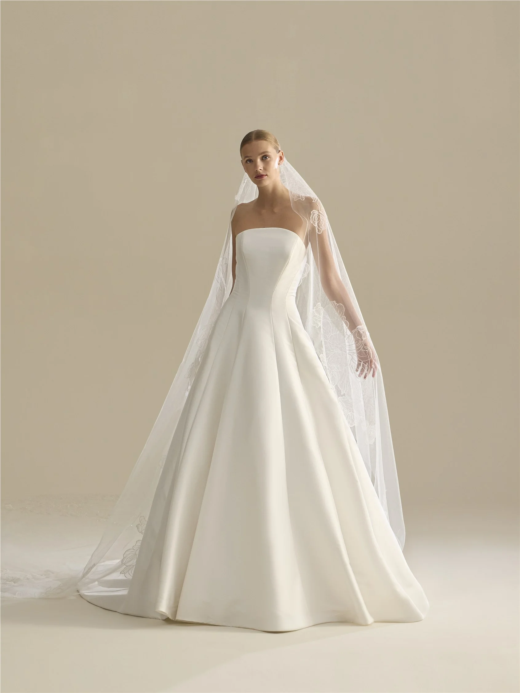 V-LA69 Glitter tulle veil with lace 1 V-LA69 Glitter tulle veil with lace