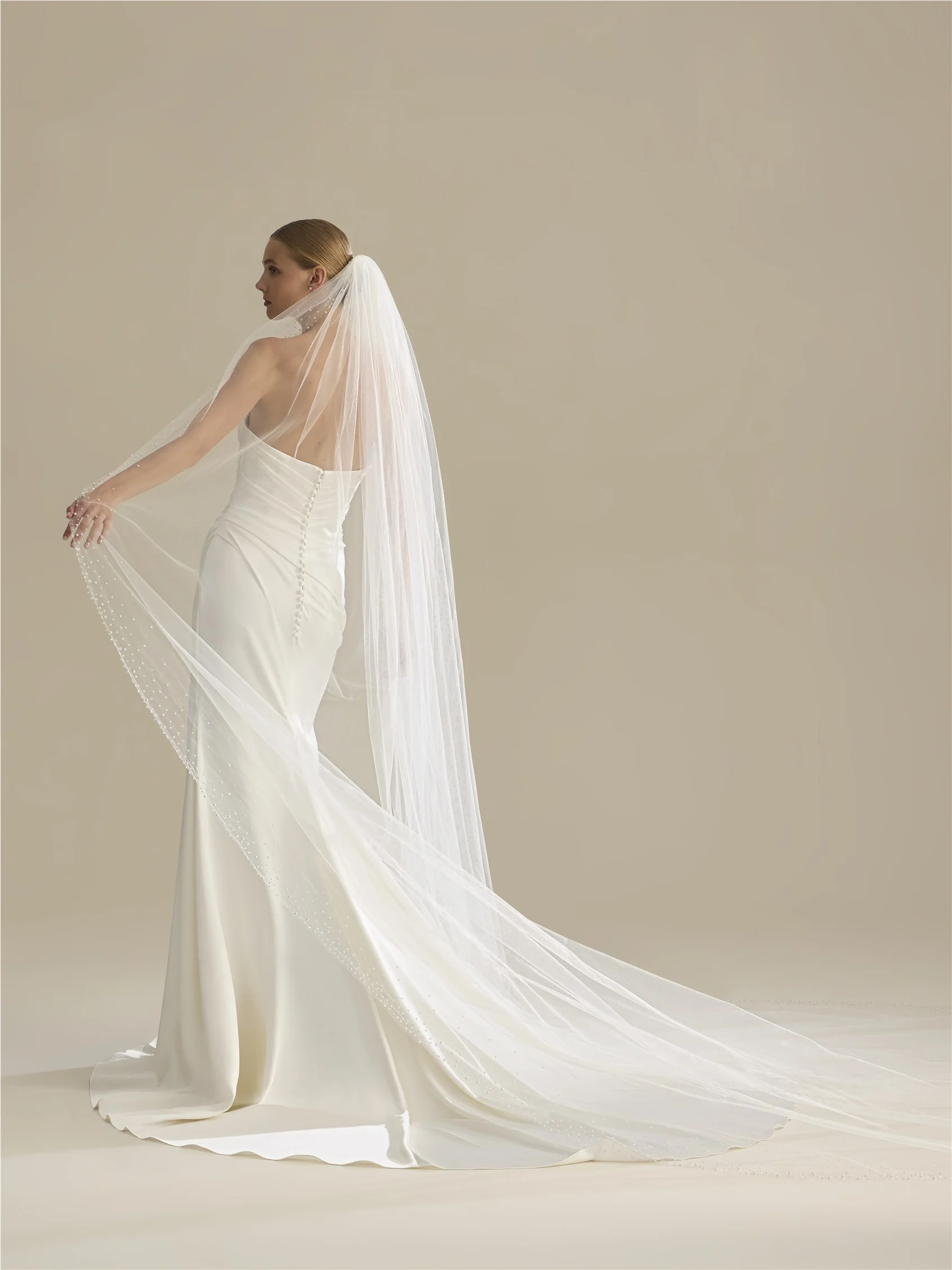 V-LA74 Tulle veil with rhinestones 2 V-LA74 Tulle veil with rhinestones
